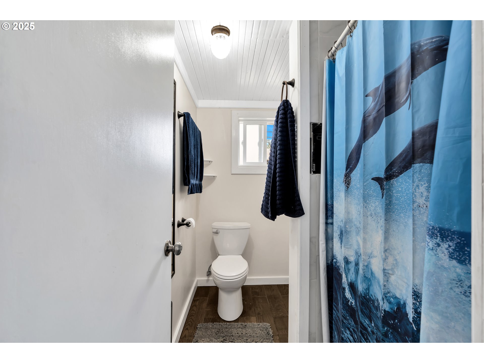 761 Southeast Polk Street Camas, WA 98607 - Photo 17 of 40 a bathroom with a toilet and a shower