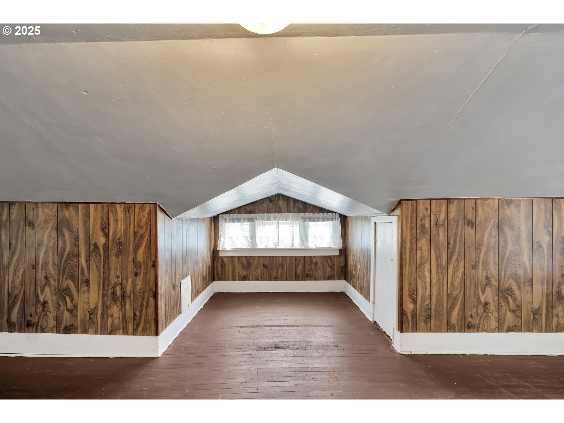 761 Southeast Polk Street Camas, WA 98607 - Photo 27 of 40 a view of hallway with wooden floor