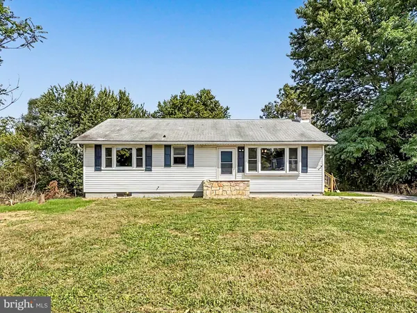 $1,900 | 4615 Lincoln Way East, Fayetteville, PA 17222