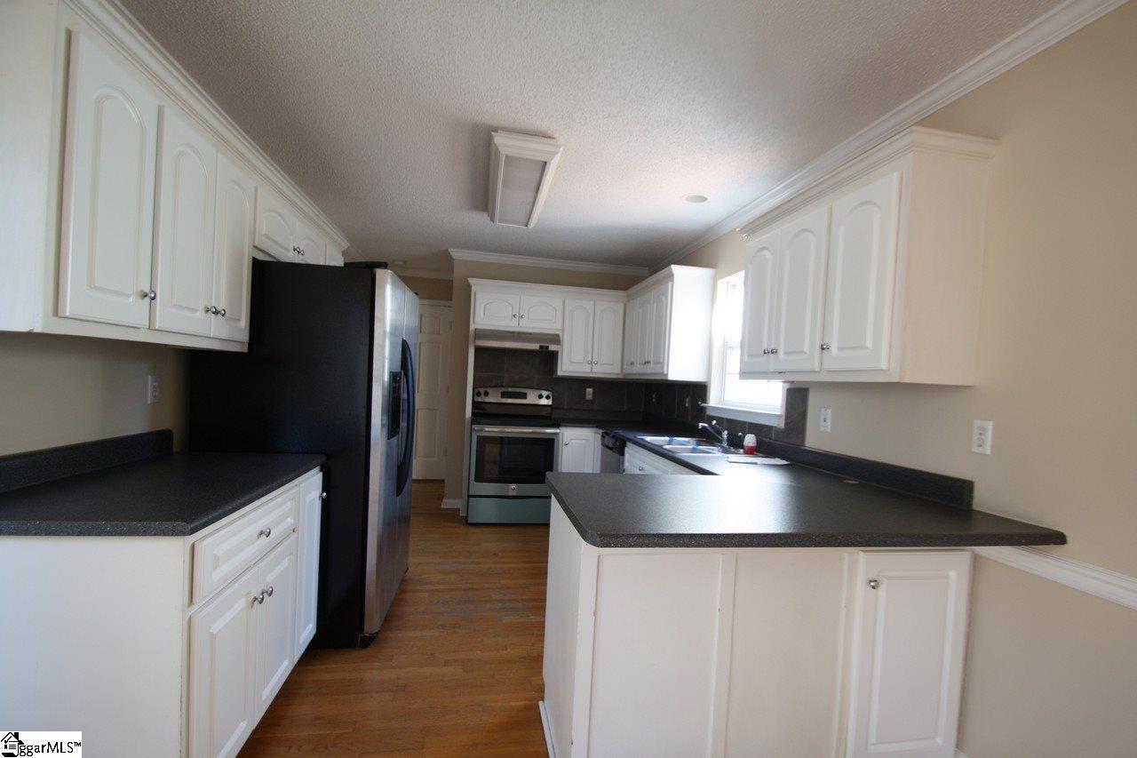 123 Robertson Road Taylors, SC 29687 - Photo 3 of 14 Gallery Image 3
