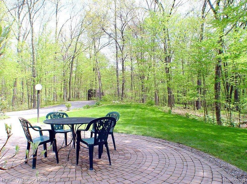 3400 Brighton Road Howell, MI 48843 - Photo 19 of 21 Outdoor Living.jpg