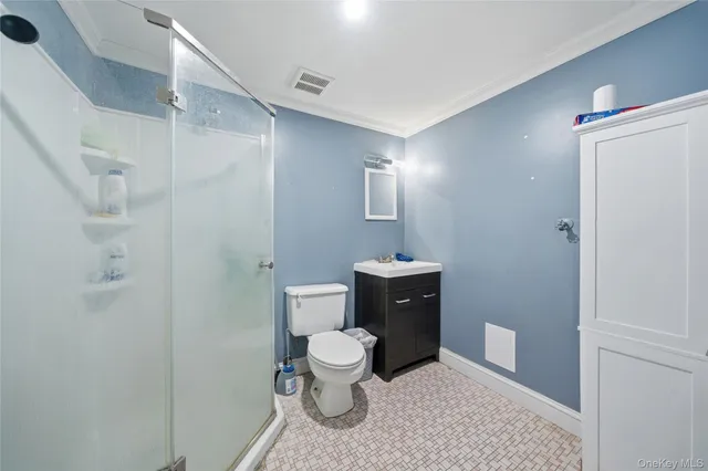 $689,000 | 262 North Dunton Avenue, East Patchogue, NY 11772