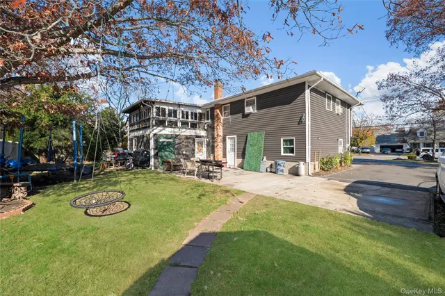 $689,000 | 262 North Dunton Avenue, East Patchogue, NY 11772