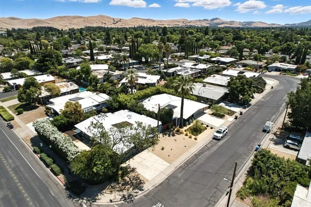 $1,199,888 | 1579 West Street, Concord, CA 94521