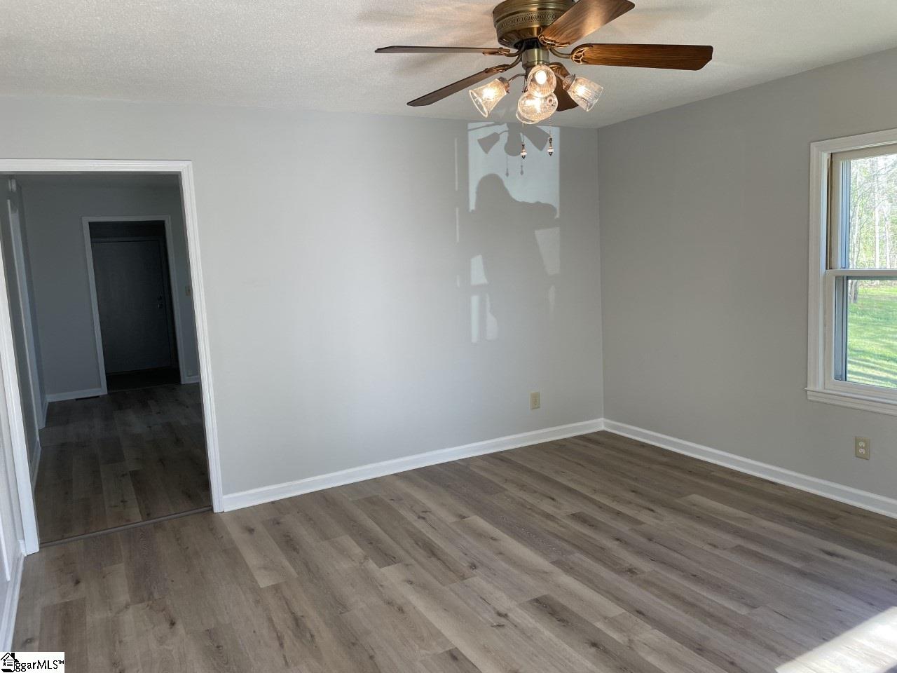705 North Broad Street Clinton, SC 29325 - Photo 12 of 16 Gallery Image 12