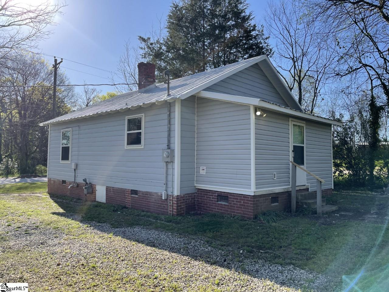 705 North Broad Street Clinton, SC 29325 - Photo 13 of 16 Gallery Image 13