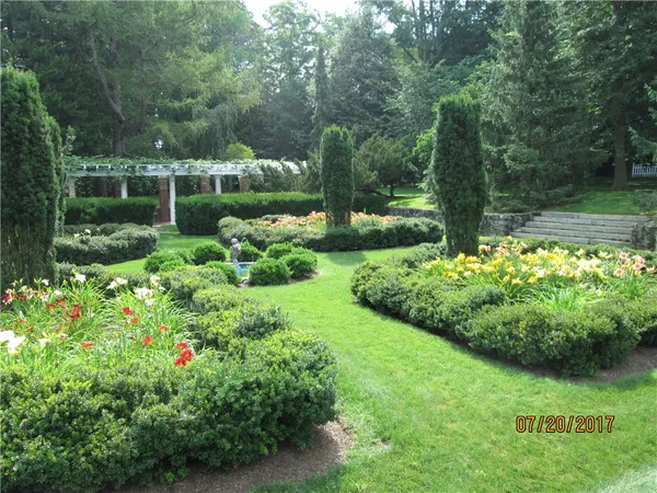 $595,000 | 414 North Lane, Bristol, RI 02809