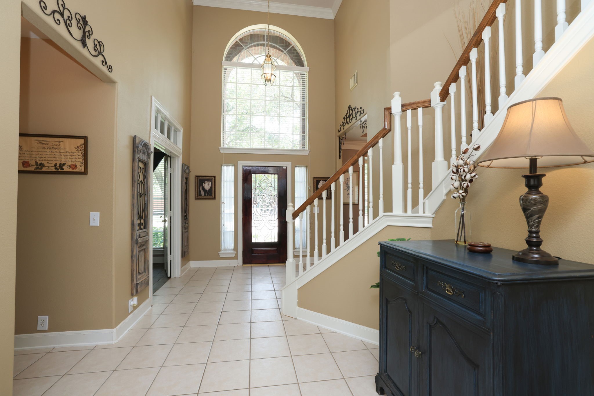 3711 Sapling Trail Court Spring, TX 77388 - Photo 5 of 50 a view of entryway and hall with a window