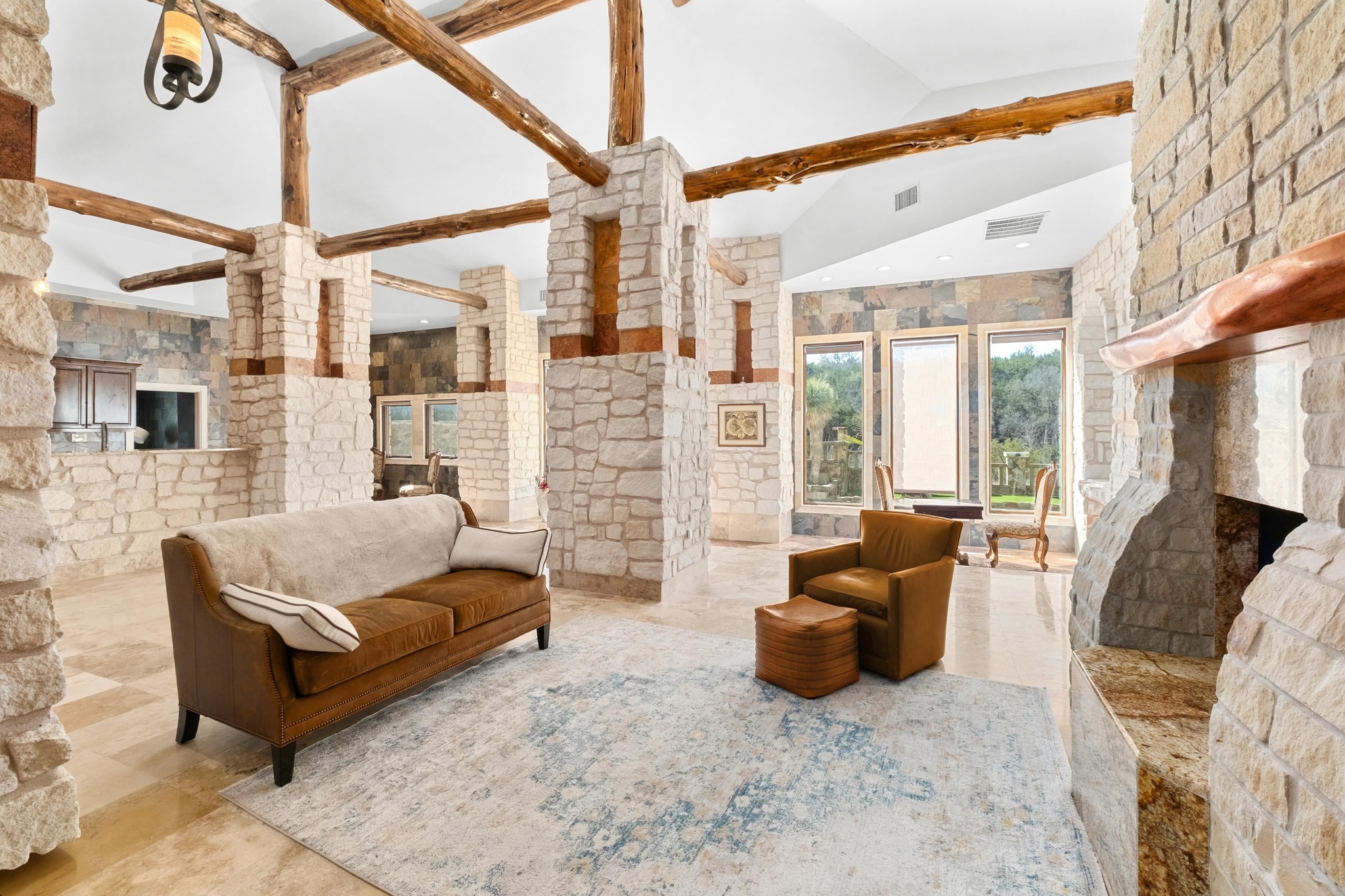 340 Barton Ranch Road Dripping Springs, TX 78620 - Photo 13 of 39 Before
AI enhancement