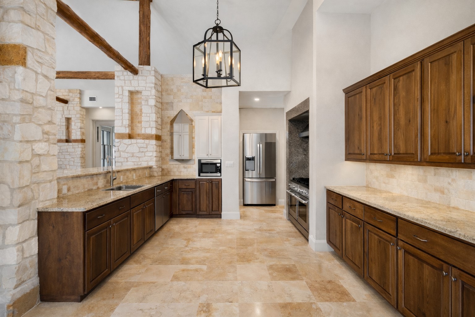 340 Barton Ranch Road Dripping Springs, TX 78620 - Photo 14 of 39 After
enhancement with AI