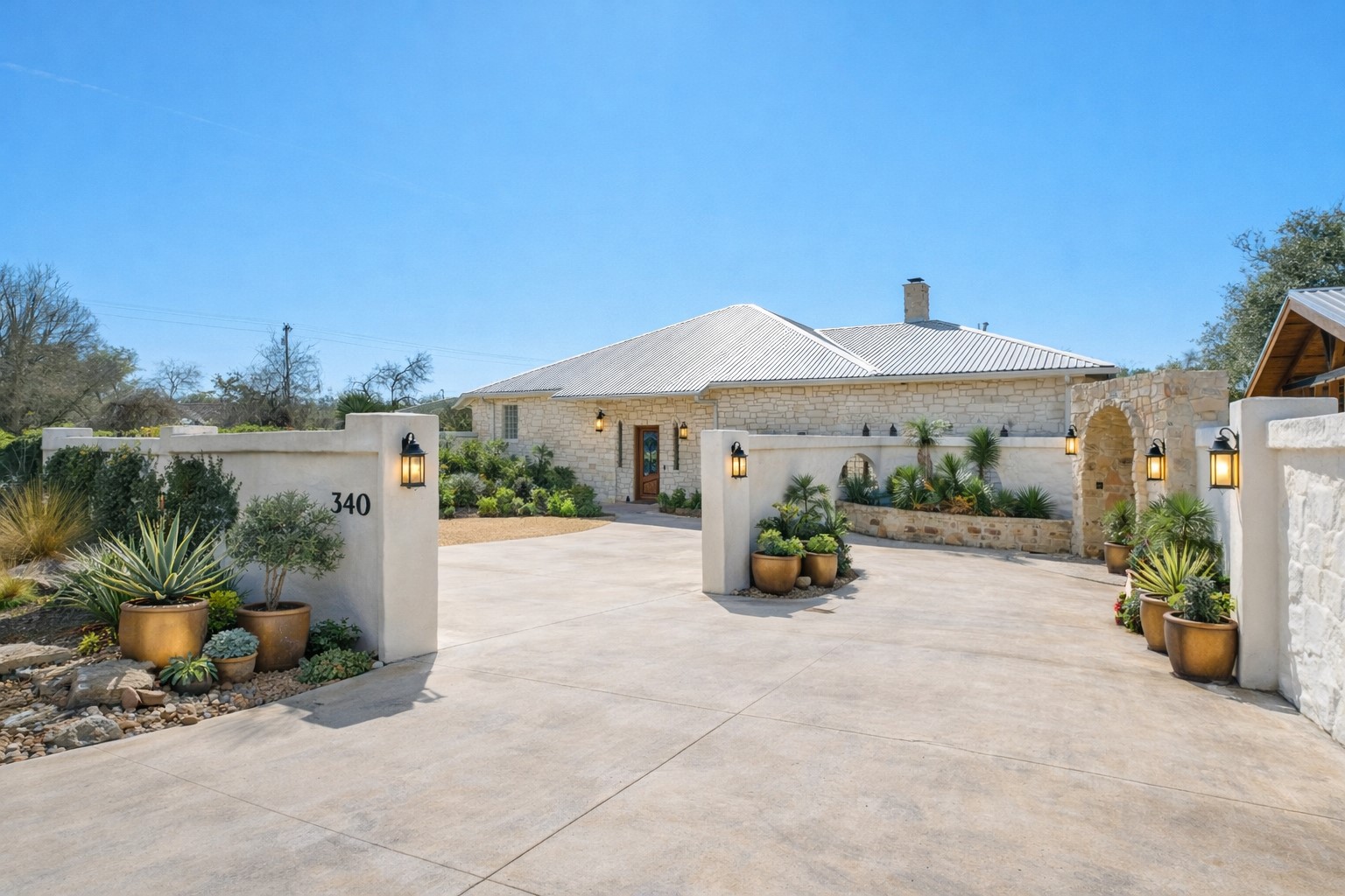 340 Barton Ranch Road Dripping Springs, TX 78620 - Photo 6 of 39 After
enhancement with AI