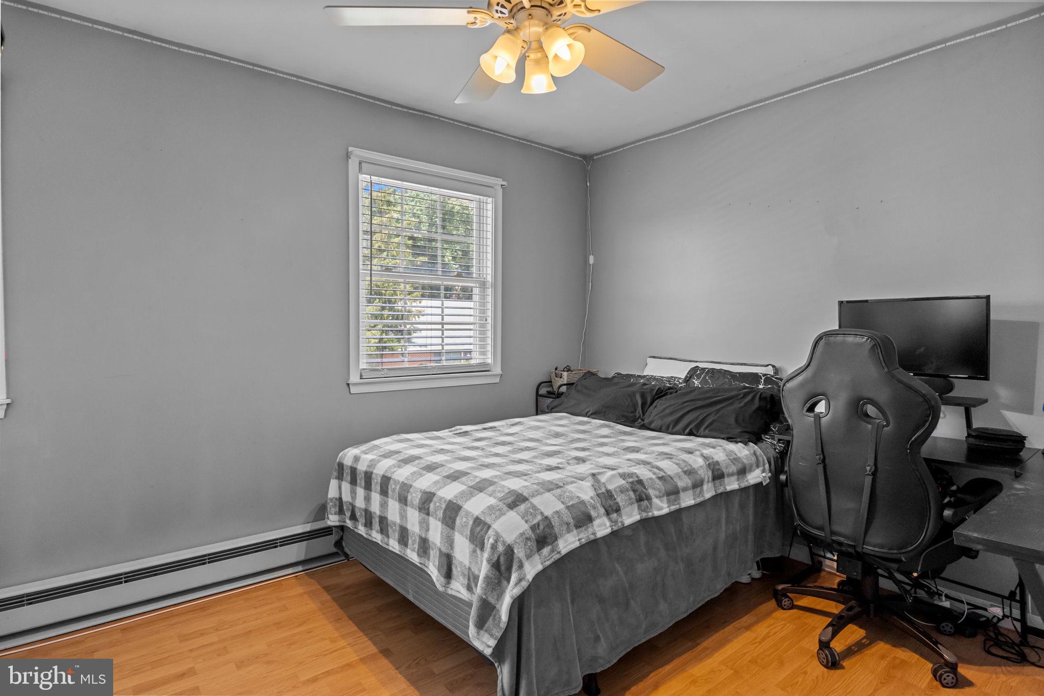 28 Hedge Road Levittown, PA 19056 - Photo 26 of 39 Gallery Image 26