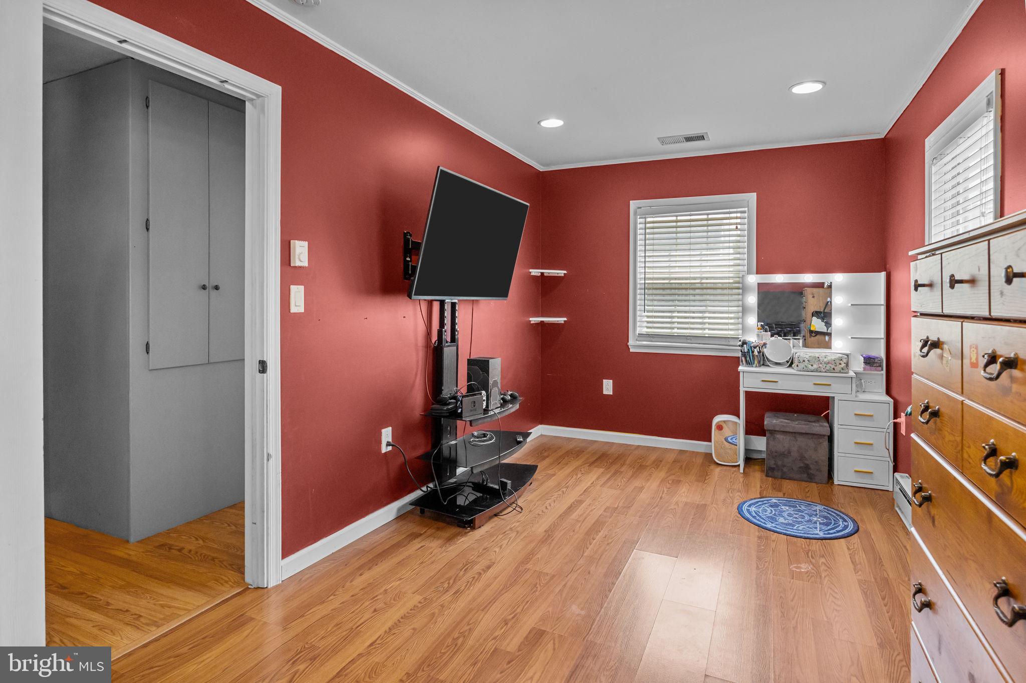 28 Hedge Road Levittown, PA 19056 - Photo 30 of 39 Gallery Image 30