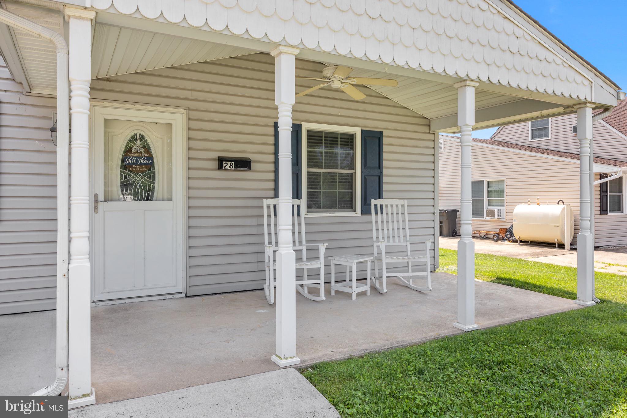 28 Hedge Road Levittown, PA 19056 - Photo 3 of 39 Gallery Image 3