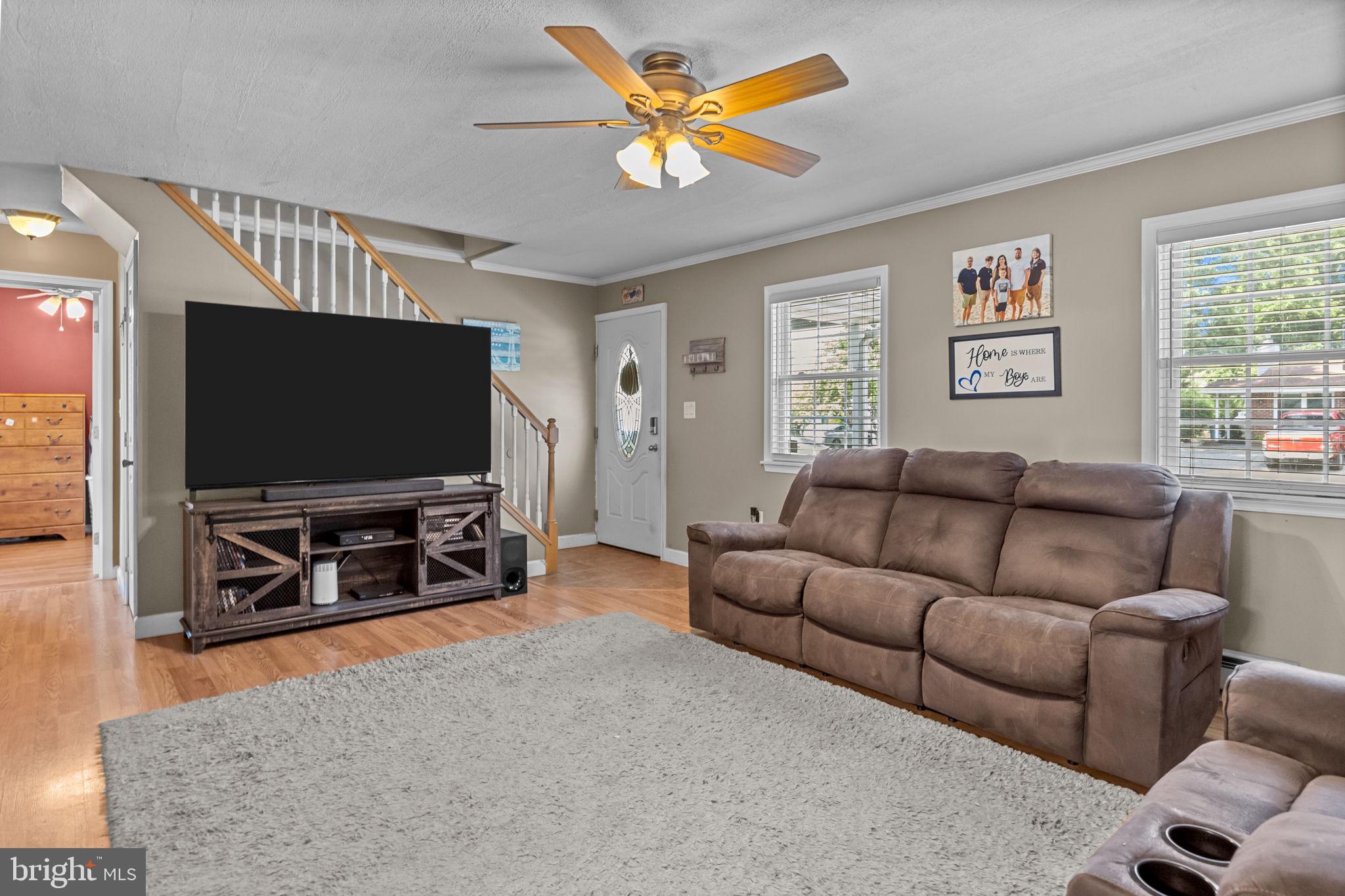 28 Hedge Road Levittown, PA 19056 - Photo 9 of 39 Gallery Image 9