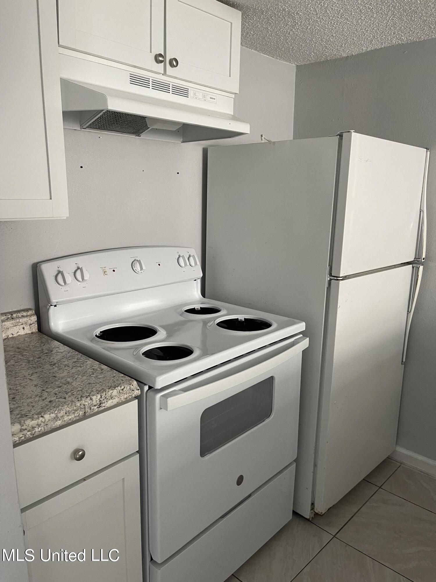 3419 Hospital Road, Unit 7 Pascagoula, MS 39567 - Photo 3 of 11 IMG_1642