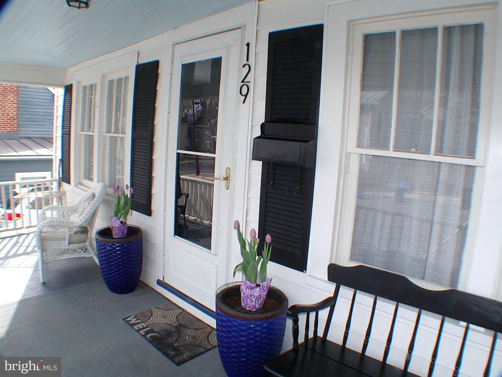 129 East Monmouth Street Winchester, VA 22601 - Photo 2 of 28