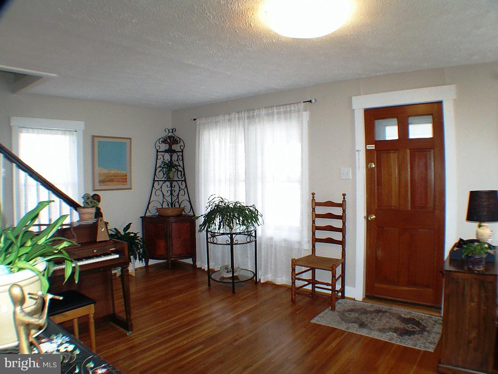 129 East Monmouth Street Winchester, VA 22601 - Photo 6 of 28