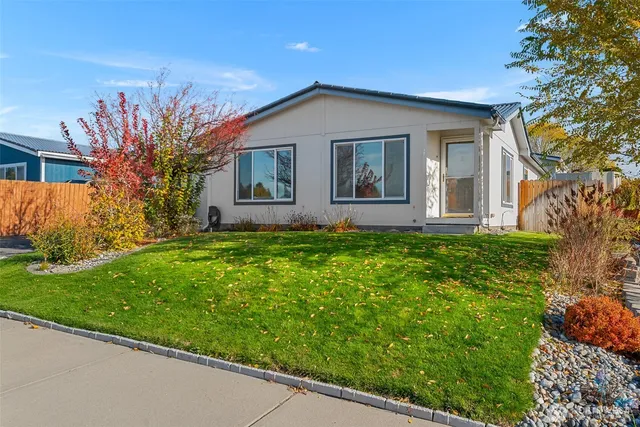 $380,000 | 561 Morning View Avenue, East Wenatchee, WA 98802