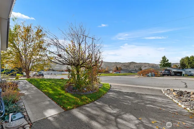 $380,000 | 561 Morning View Avenue, East Wenatchee, WA 98802