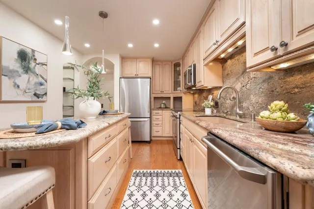 $1,200,000 | 111 9th Avenue, Unit 105, San Mateo, CA 94401