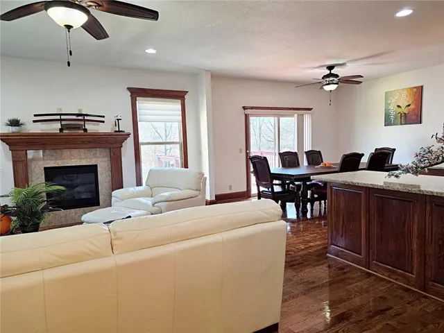 $455,000 | 4915 Parkway Drive, Leavenworth, KS 66048