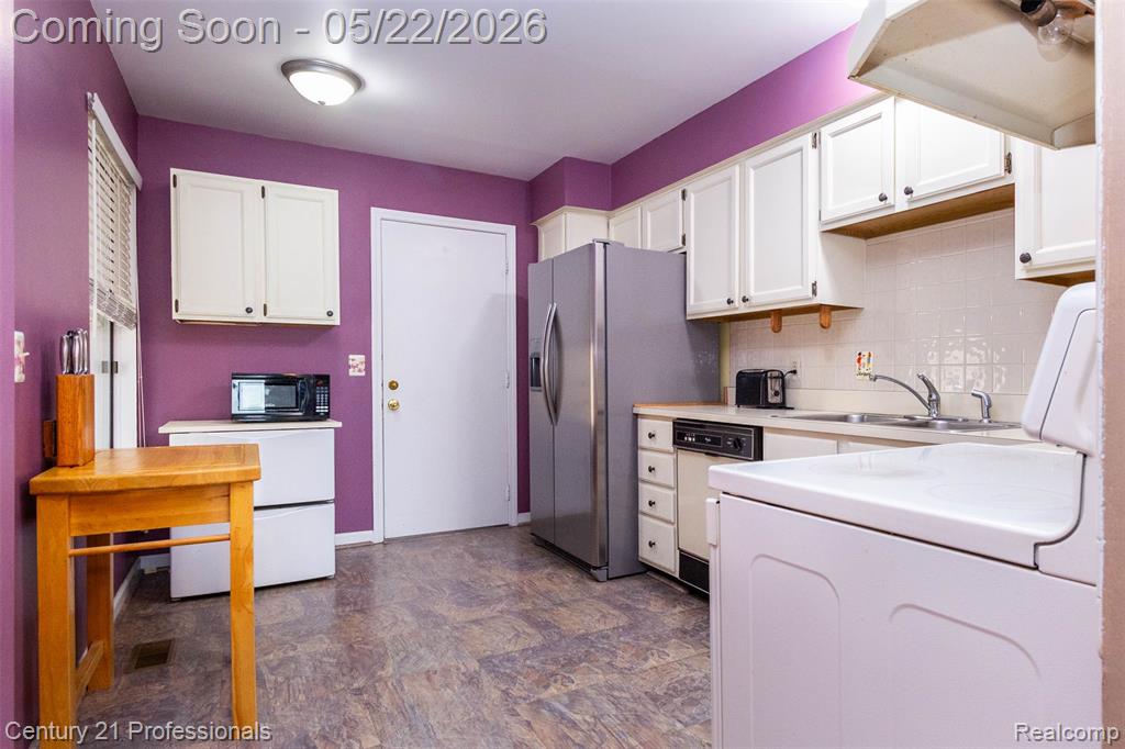574 Tennyson Rochester, MI 48307 - Photo 10 of 48