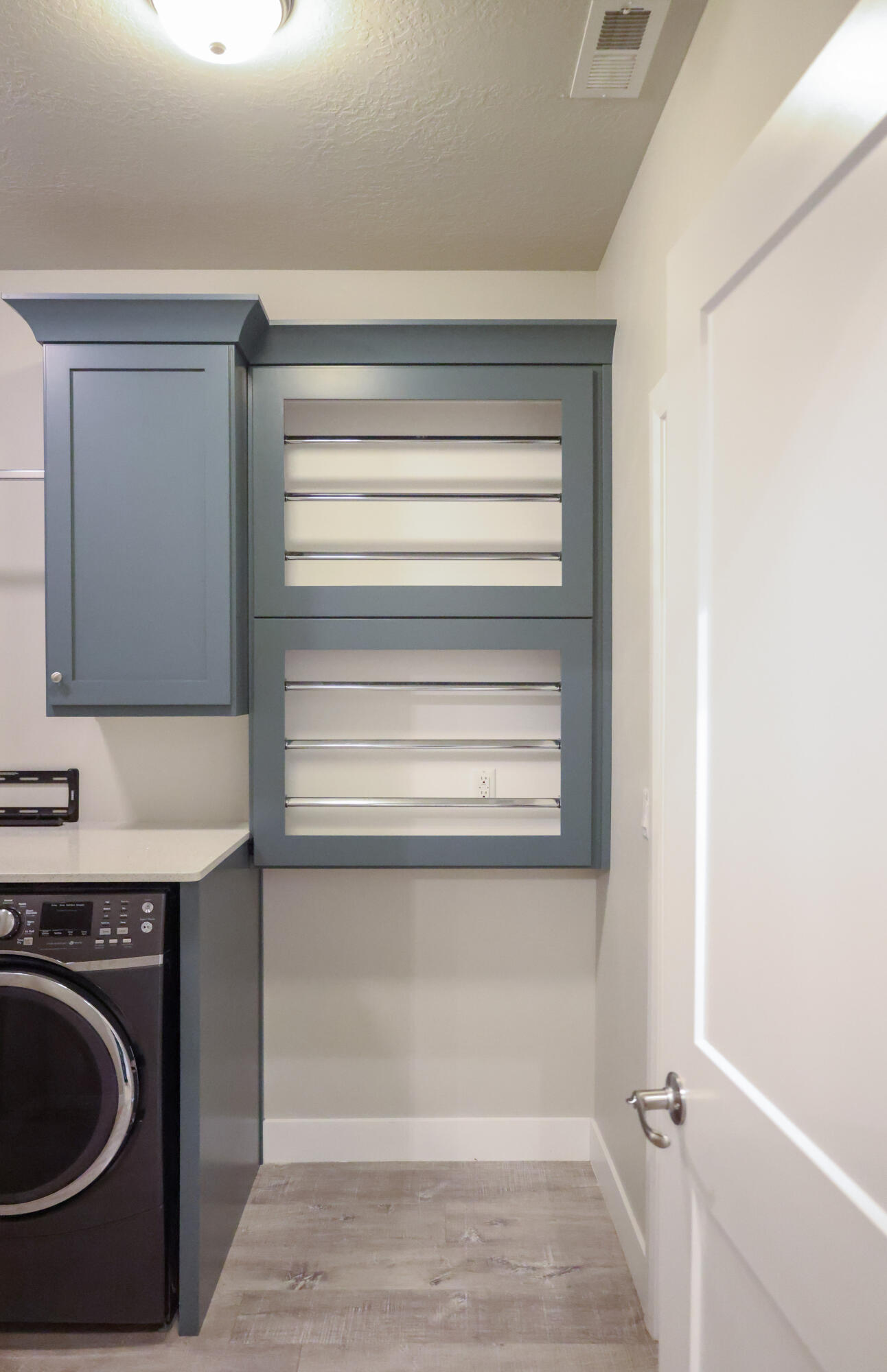 94 North Windsor Road Cedar City, UT 84720 - Photo 50 of 57 Laundry Drying Racks