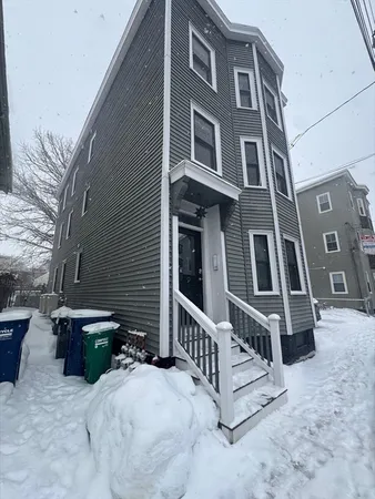 $3,900 | 9 Harding Street, Unit 3, Cambridge, MA 02141