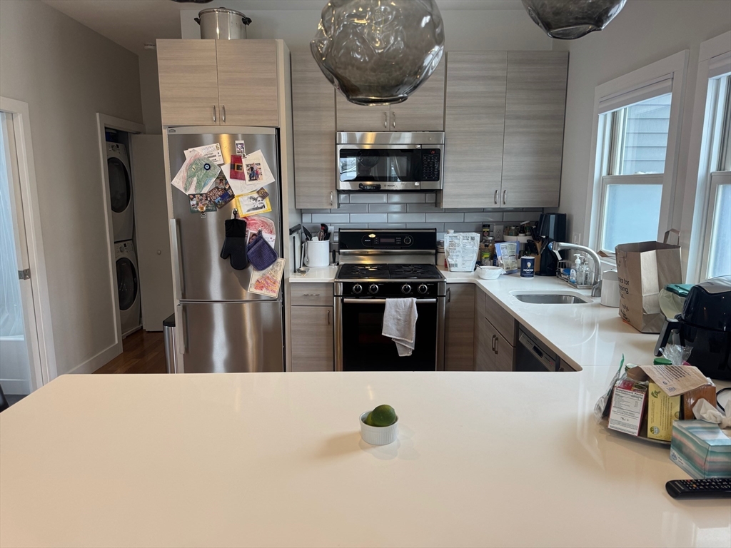 9 Harding Street, Unit 3 Cambridge, MA 02141 - Photo 11 of 42