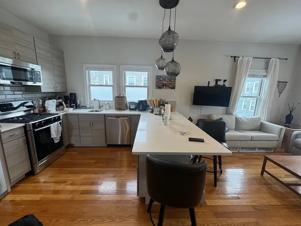 $3,900 | 9 Harding Street, Unit 3, Cambridge, MA 02141