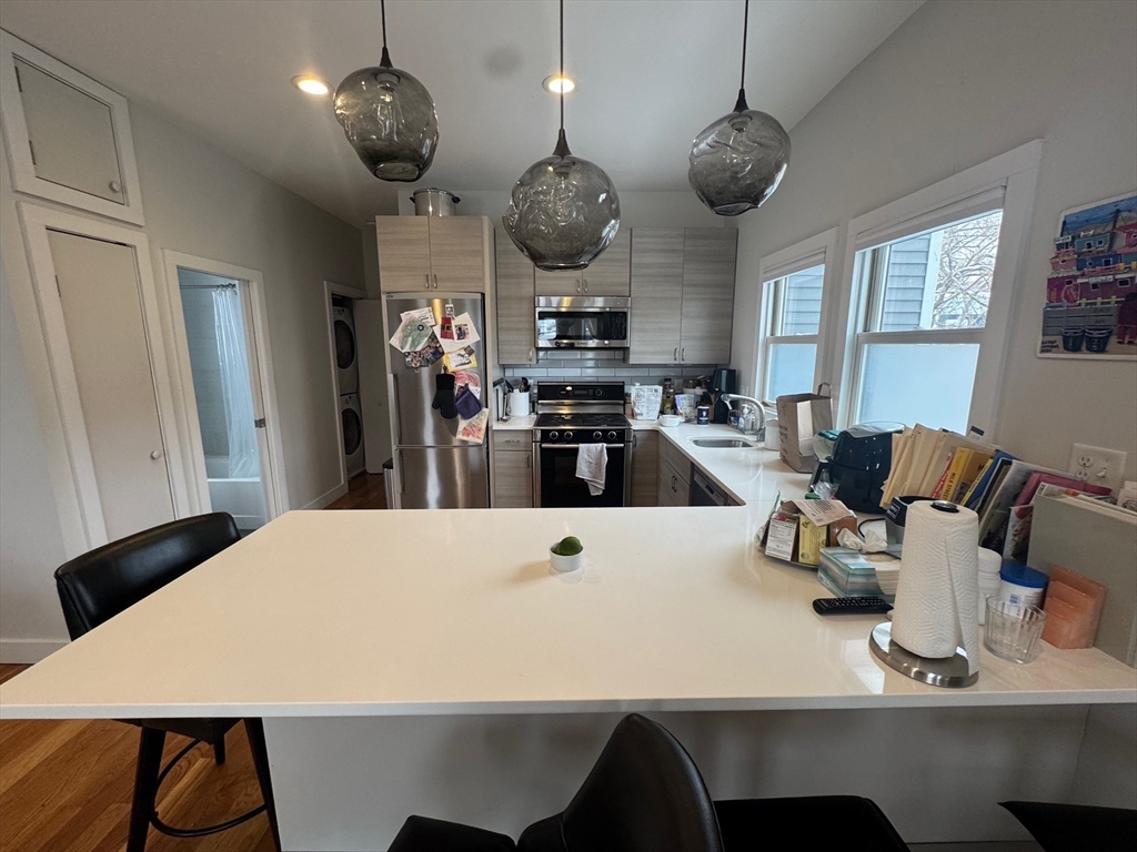 9 Harding Street, Unit 3 Cambridge, MA 02141 - Photo 10 of 42