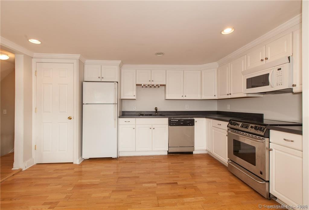 236 Flax Hill Road, Unit 2 Norwalk, CT 06854 - Photo 5 of 29