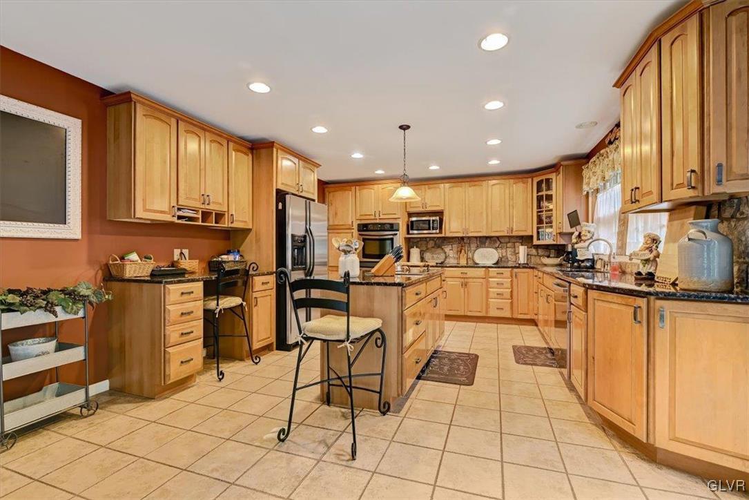 116 Mink Lane Bushkill, PA 18324 - Photo 4 of 38