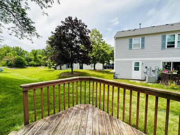 $1,900 | 2450 Devonshire Court, Aurora, IL 60502