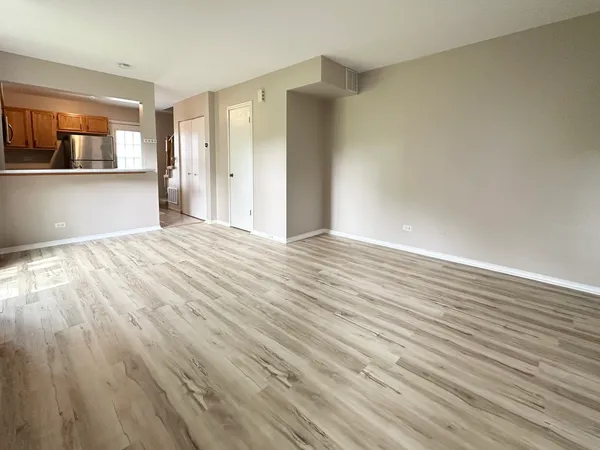 $1,900 | 2450 Devonshire Court, Aurora, IL 60502