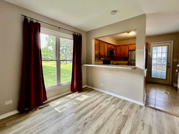 $1,900 | 2450 Devonshire Court, Aurora, IL 60502