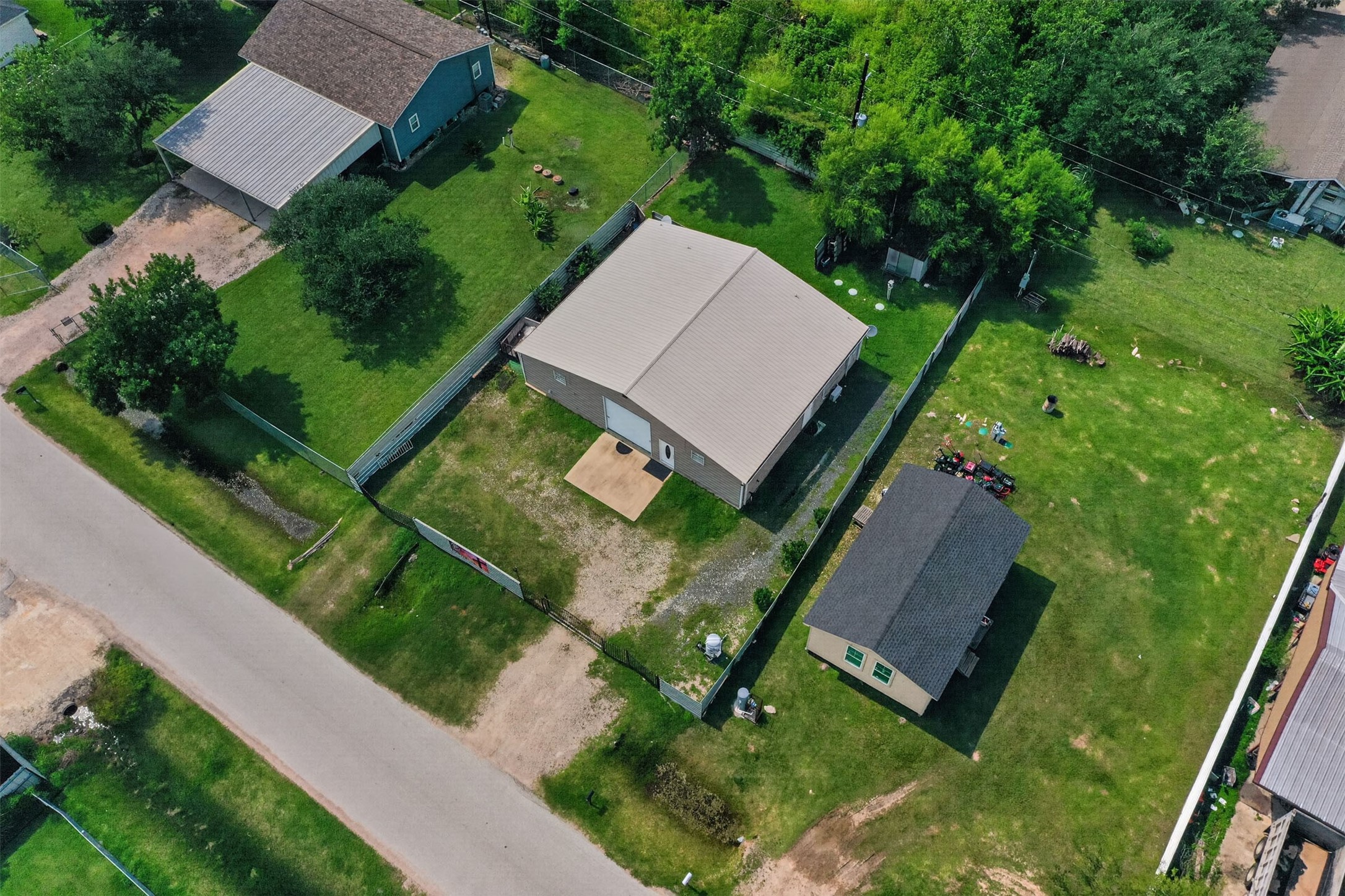 2213 Ellis Drive Rosharon, TX 77583 - Photo 35 of 40