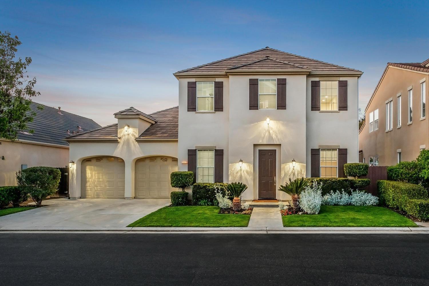 1017 Loyola Avenue Clovis, CA 93619 - Photo 1 of 32