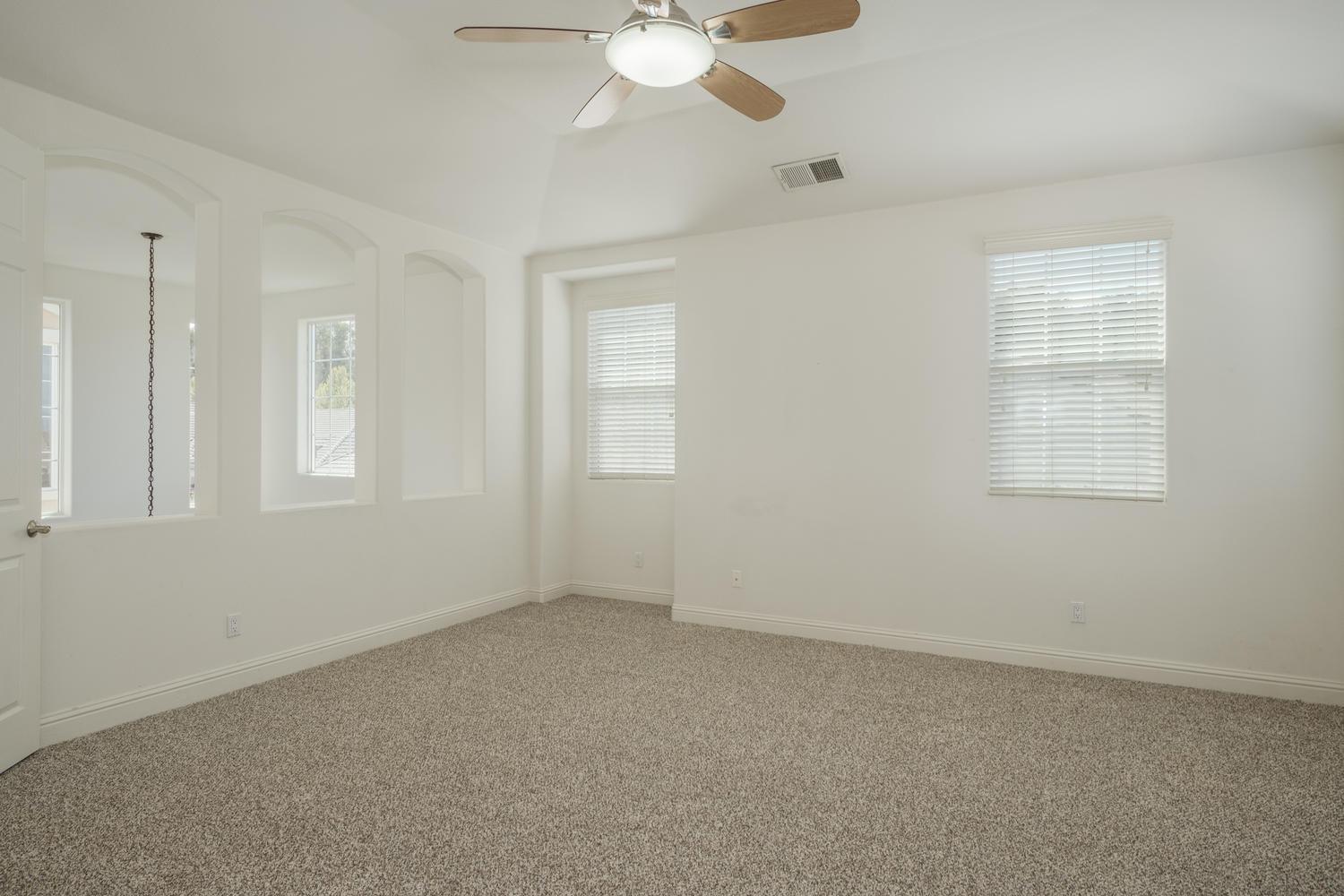 1017 Loyola Avenue Clovis, CA 93619 - Photo 17 of 32