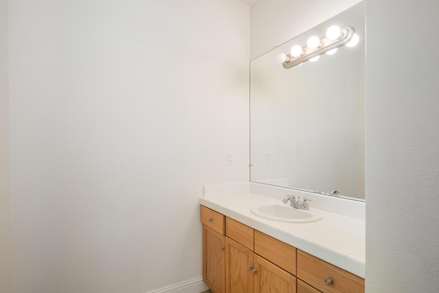 1017 Loyola Avenue Clovis, CA 93619 - Photo 21 of 32