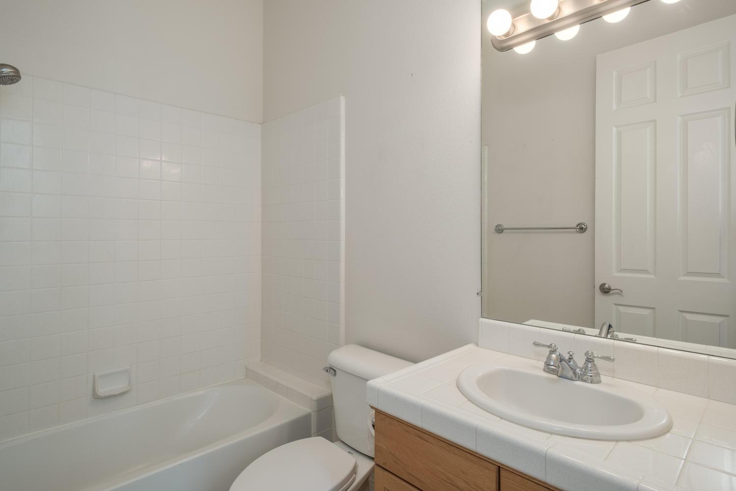 1017 Loyola Avenue Clovis, CA 93619 - Photo 22 of 32