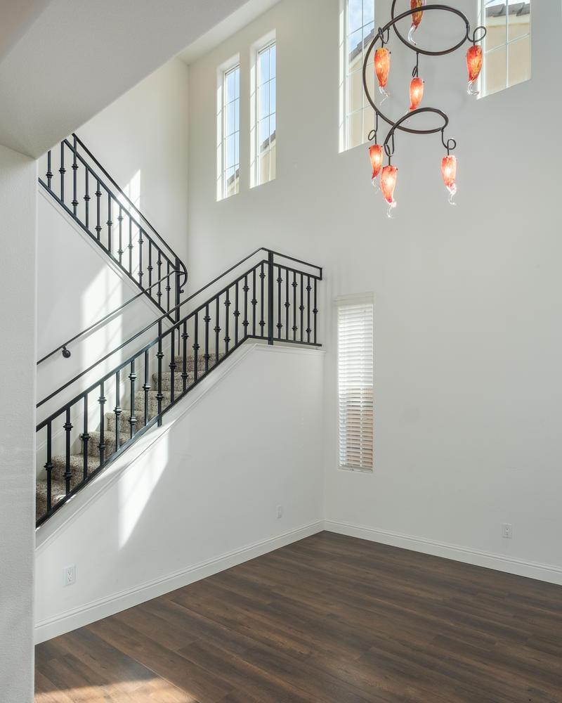 1017 Loyola Avenue Clovis, CA 93619 - Photo 4 of 32