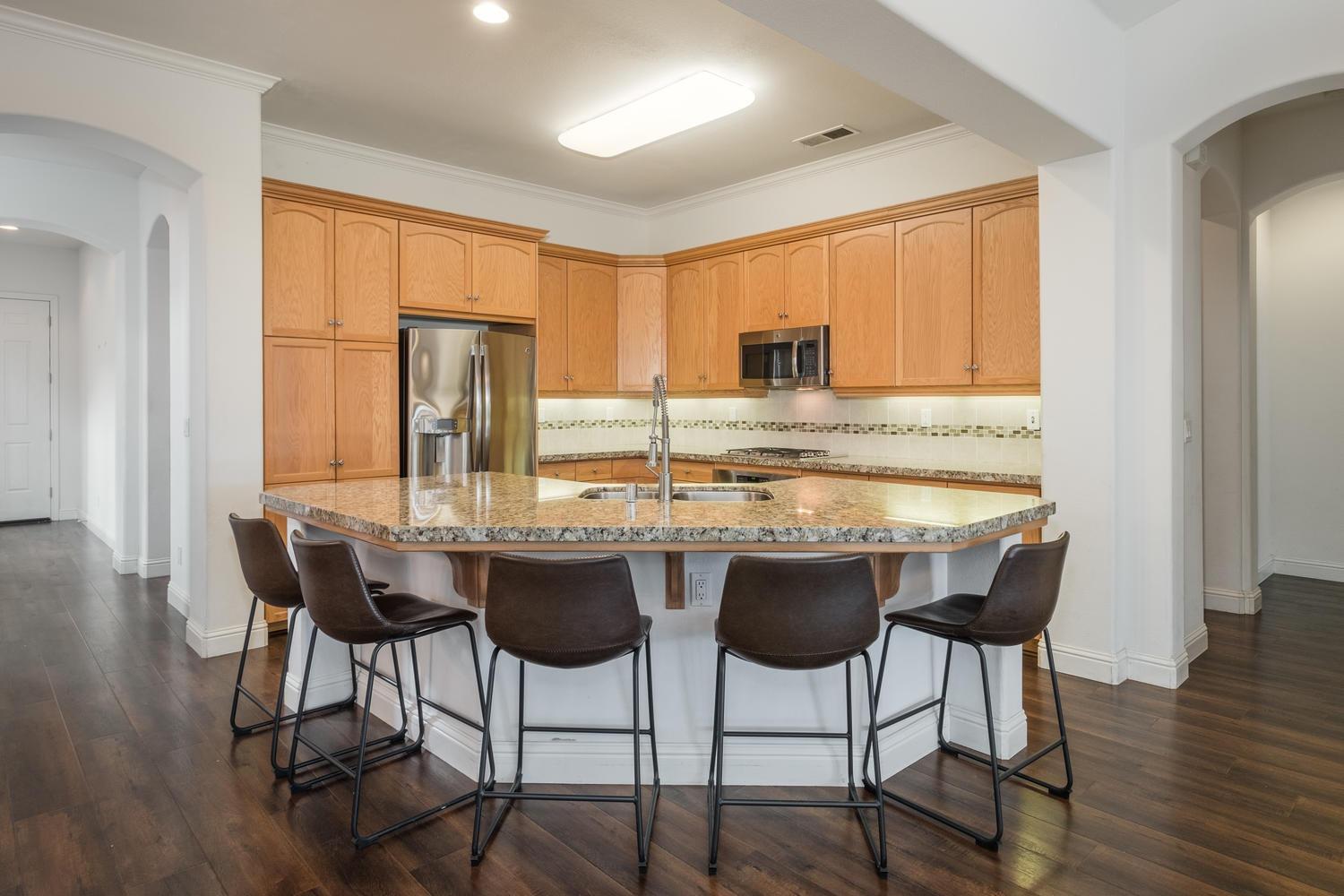 1017 Loyola Avenue Clovis, CA 93619 - Photo 8 of 32