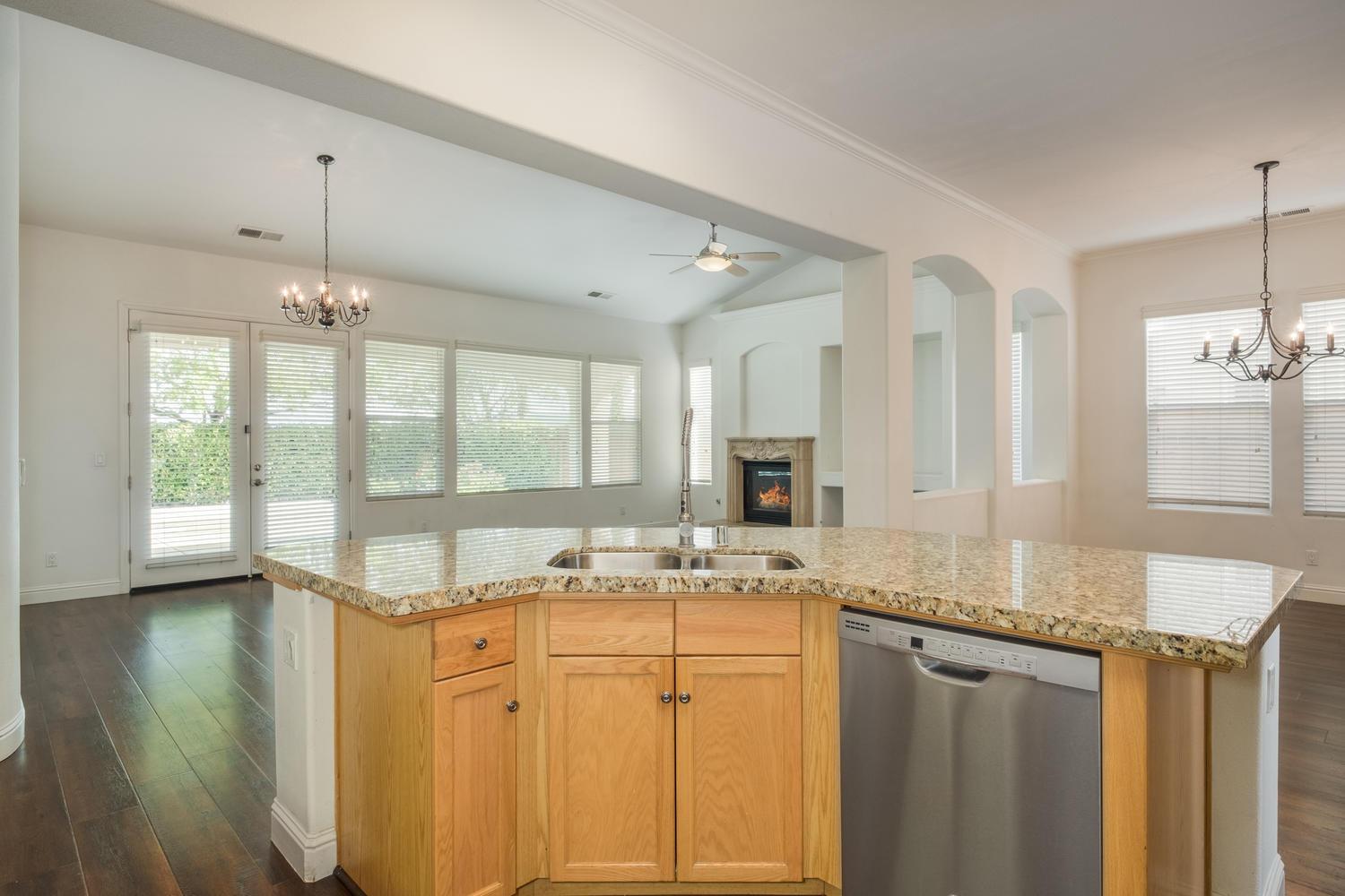 1017 Loyola Avenue Clovis, CA 93619 - Photo 10 of 32