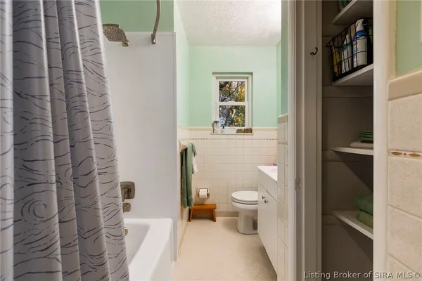 $260,500 | 112 Cheryl Drive, New Albany, IN 47150
