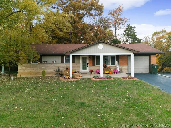 $260,500 | 112 Cheryl Drive, New Albany, IN 47150
