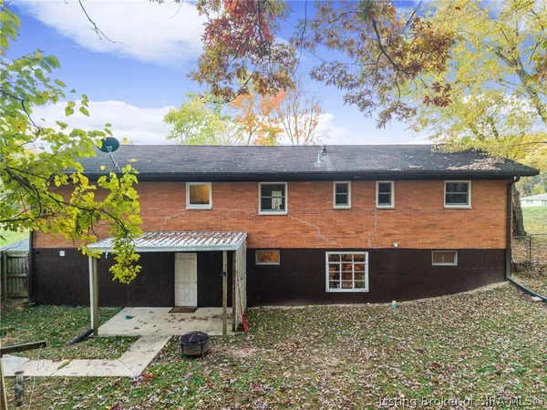 $260,500 | 112 Cheryl Drive, New Albany, IN 47150