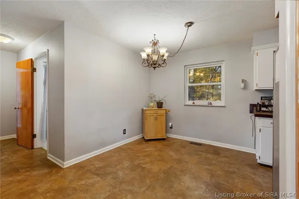 $260,500 | 112 Cheryl Drive, New Albany, IN 47150