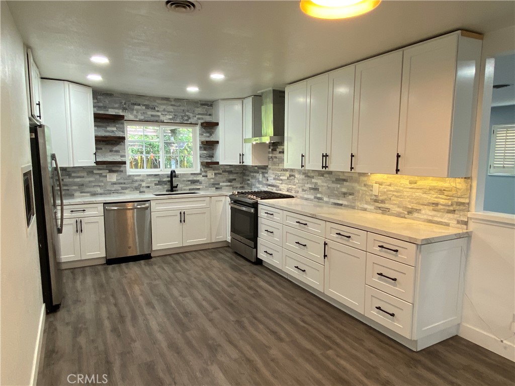 1144 Carson Street Costa Mesa, CA 92626 - Photo 5 of 50 Main eat-in kitchen first floor